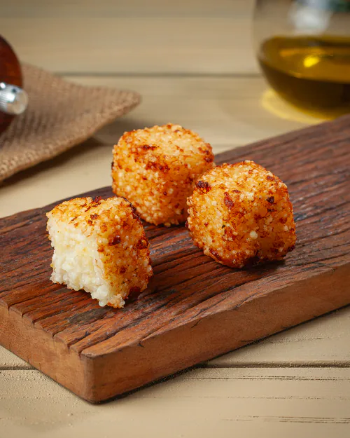 Dadinho de tapioca com queijo de coalho para buffets