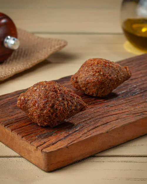 Mini quibe de carne bovina com hortelã fresca